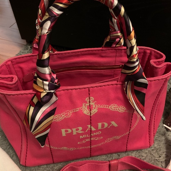 Prada Canapa - Picture 3 of 8